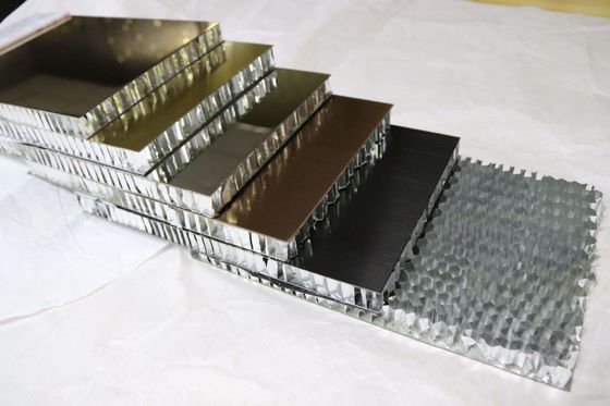 Panel rdzenia o strukturze plastra miodu ze stali nierdzewnej Emc Shield do wentylacji