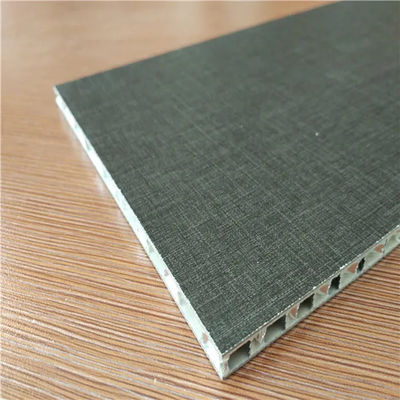 dobra cena Aluminiowy arkusz o strukturze plastra miodu powlekany PE Niestandardowy aluminiowy panel kompozytowy 2 mm 3 mm 4 mm 5 mm w Internecie